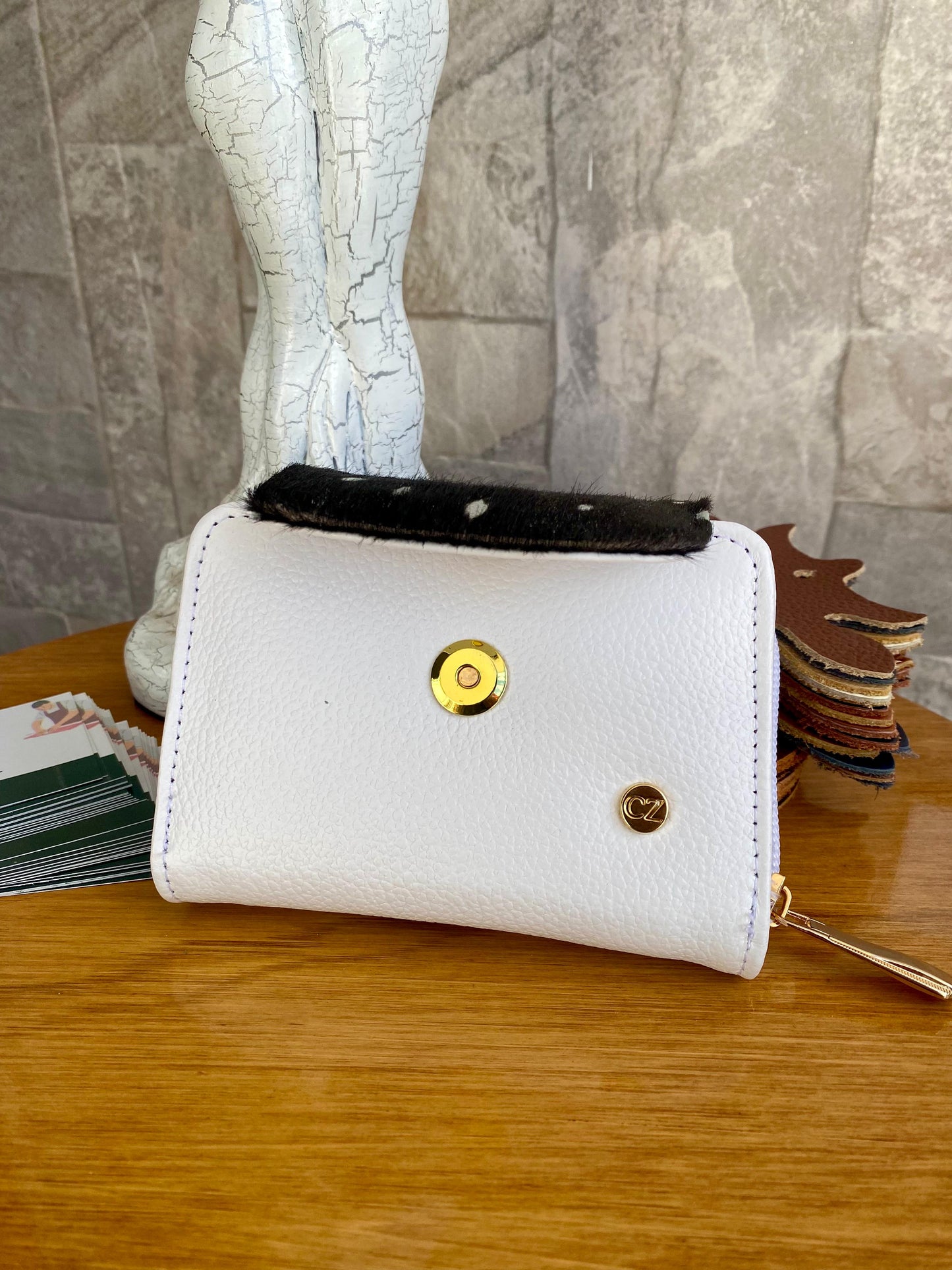 Billetera Bovi II CZ Blanco-Negro pelo