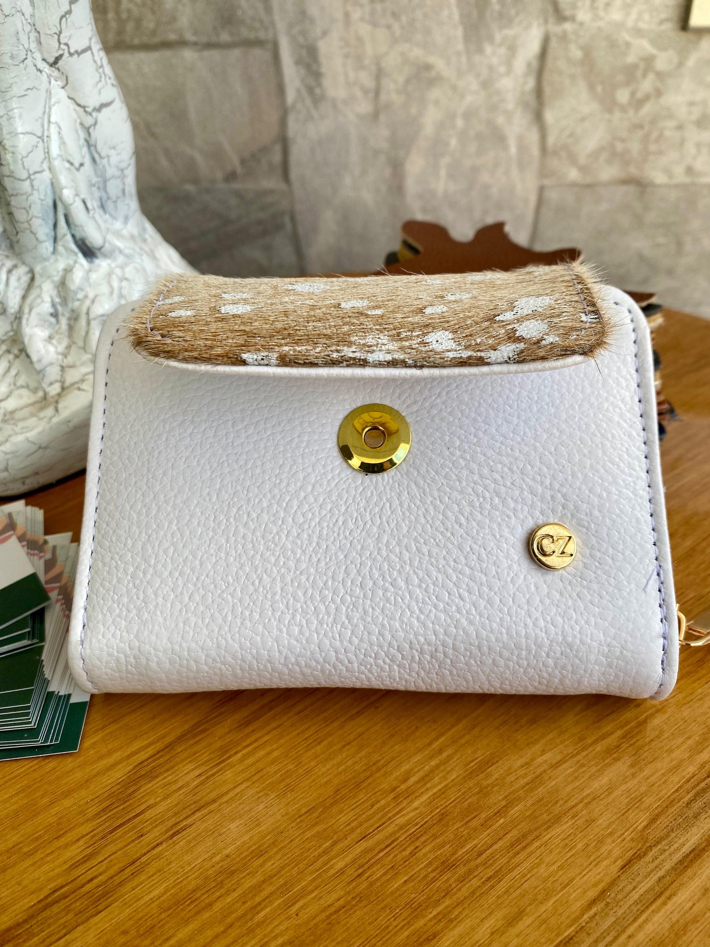 Billetera Bovi III CZ Blanco-Beige pelo