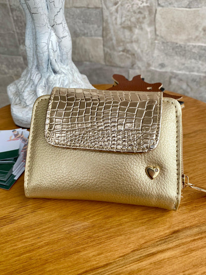 Billetera Verona III Dorado- textura charol oro