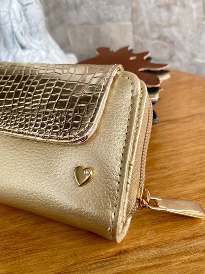Billetera Verona III Dorado- textura charol oro