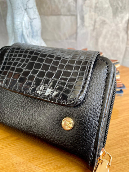 Billetera Verona I CZ Negro-textura charol